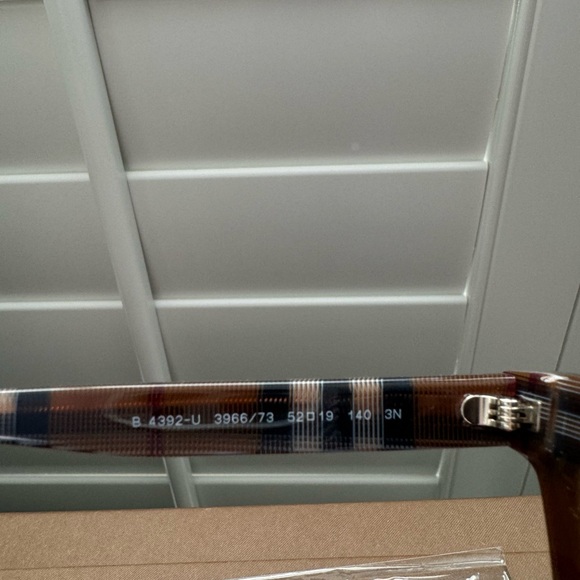 Burberry Sunglasses - Picture 4 of 5